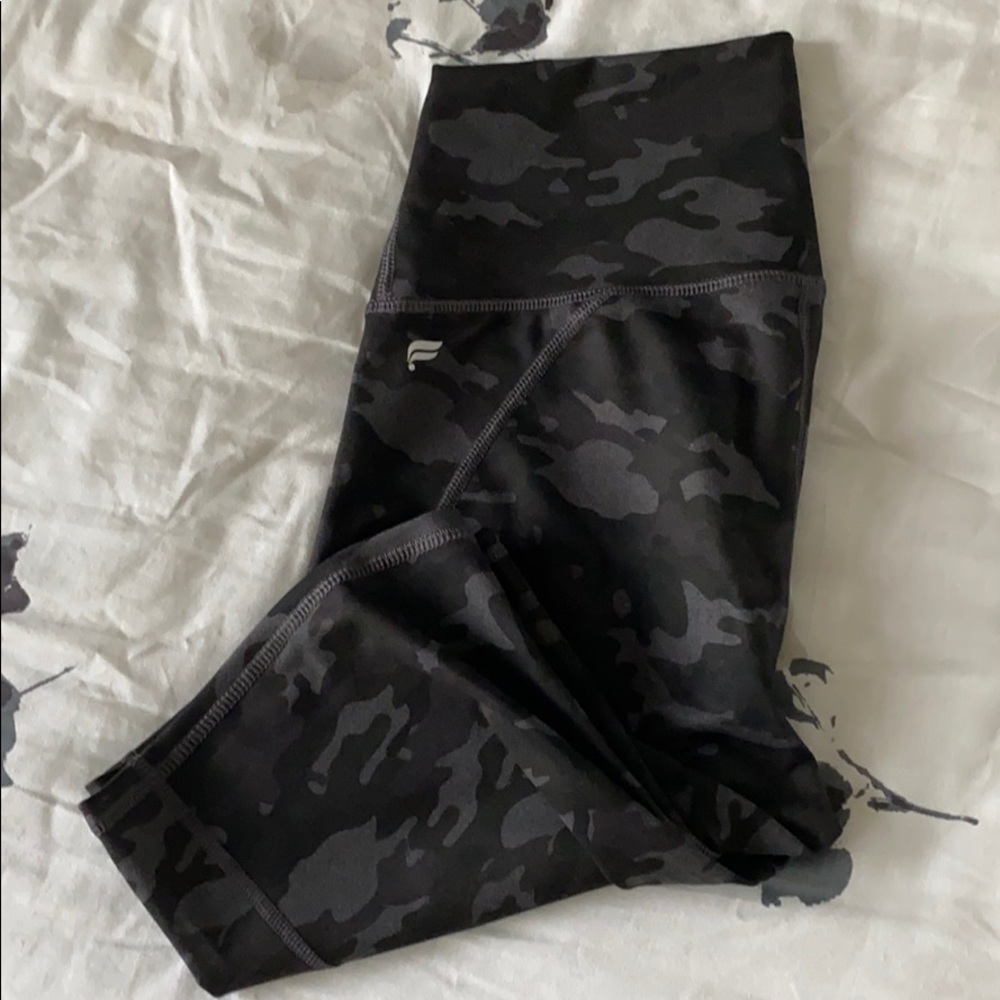 Fabletics Biker Shirts Charcoal Heathered Camo 9”